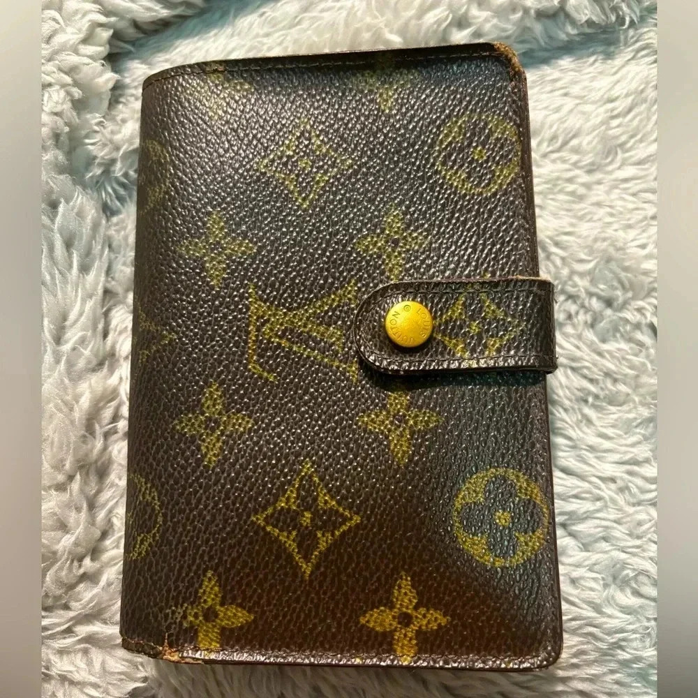 Louis Vuitton Kisslock Wallet